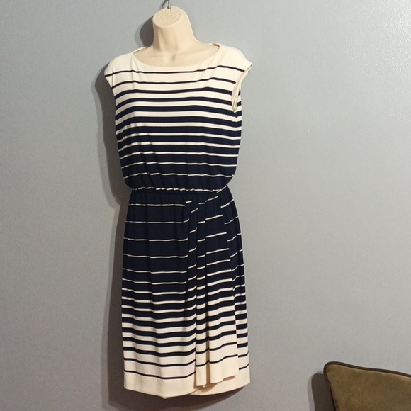 Lauren Ralph Lauren blue and white striped size 4 dress never worn - Picture 3 of 17